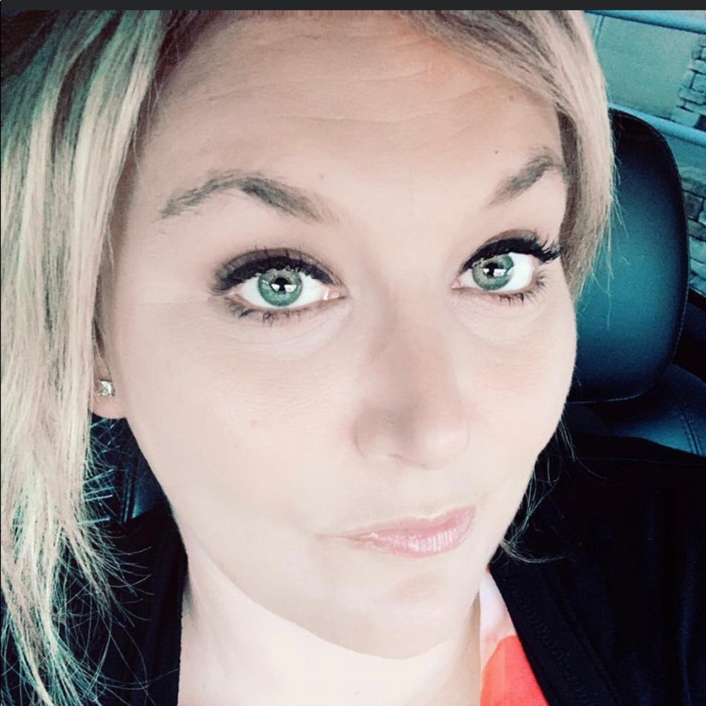 Meet your Posher, Ashley